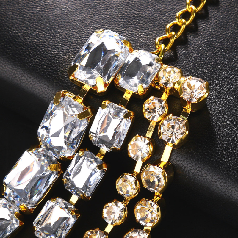 Hátsó testlánc üreges, többszintű geometriai dizájnnal, rhinestone betétekkel és fehér kristályokkal, rézötvözet elektroplattal