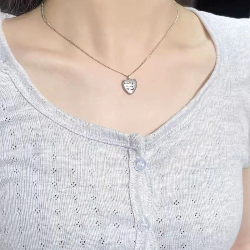 Brandymelville bakreni lančić sa srcolnim privjeskom, bočni lančić, retro stil
