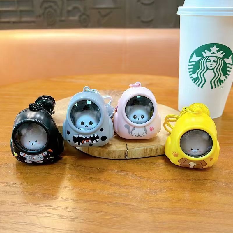 Breloc cu ursuleț luminat – jucărie interactivă cu LED, din plastic, unisex, 15–35 ani.