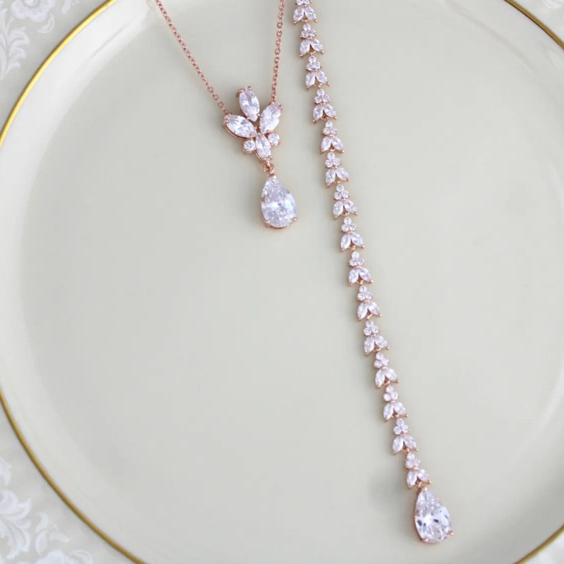 Hátsó testlánc levél alakú kristályokkal (Elektroplatírozás; Anyag: kristály; Bevonat: platina/fehérarany kövekkel; Forma: levél; Márka: JL)