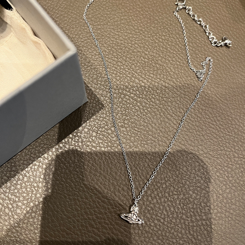 Ogrlica sa Saturnom, mini reljef, srebro 925, O lanac, elektroplirano, unisex