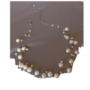 Ogrlica s imitacijskim perlama, križni lanac, privjesak od matične biserne školjke, ugrađene perle, proljeće 2024