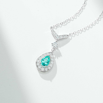 Ogrlica od srebra 925 s kapkovitim privjeskom u obliku V, minimalistički geometrijski dizajn, križni lanac, težina 3,5 g