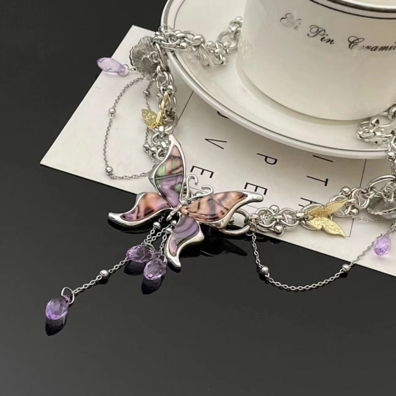 Fém nyaklánc elektroplakkolással, geometriai mintázat, kulcscsont-körüli lánc, kevert kövek beépítésével