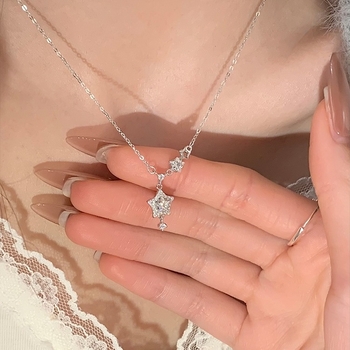 Csillag formájú nyaklánc – réz, elektropácolt, szabályos lánccal (Anyag: Réz; Feldolgozás: Elektropácolás; Forma: Csillag; Lánc: Szabályos)