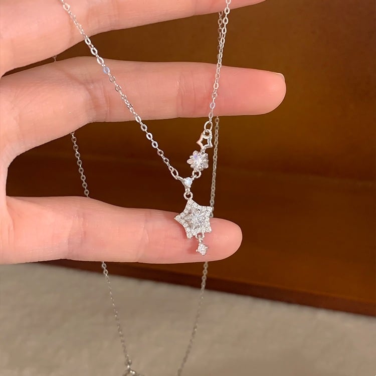 Csillag formájú nyaklánc – réz, elektropácolt, szabályos lánccal (Anyag: Réz; Feldolgozás: Elektropácolás; Forma: Csillag; Lánc: Szabályos)