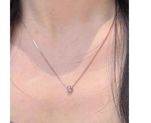 Réz alapú, aranyozott kulcscsont-nyaklánc geometrikus medállal, friss és édes stílus, őszi 2025