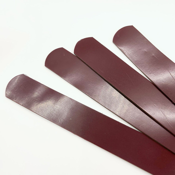 Sasfű kapcsos öv, műanyag szíj, vas csat, 2–4 cm szélesség, sima zár, elektroplatált felület