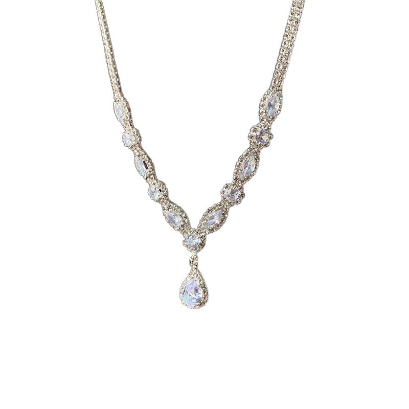 Ogrlica s geometrijskim zirconom privjeskom, bakreni lanac, 51-60 cm, elektroplatinirano, stil laganog luksuza