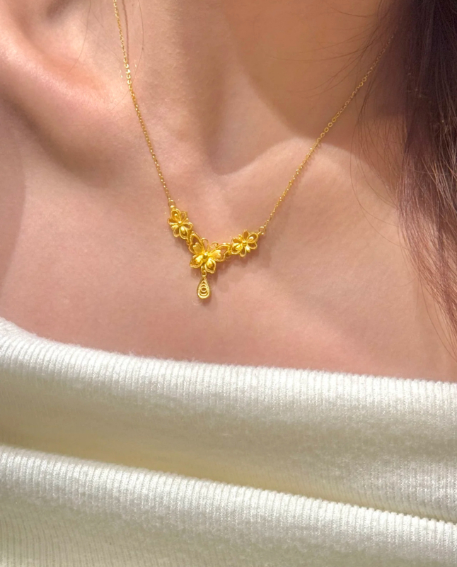 Pillangó, virág és vízcsepp nyaklánc réz medállal, szabványos lánccal, körméret 51–60 cm, elektroplakálás