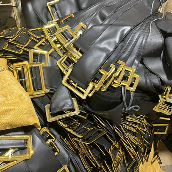 Nagy Mikulás öv a Mikulás jelmezhez — Mesterséges bőr, Műanyag csat, Tűcsatával (>4 cm) szélesség