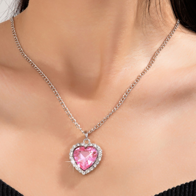 Animációs karakter alakú medálos nyaklánc, cink ötvözetből, elektroplattálás, vastag lánc, súly 10 g