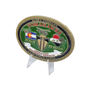 Férfi övcsat logóval, cink ötvözetből, ovális alak, sima csat, betűs mintával, nyár 2025 kiadás