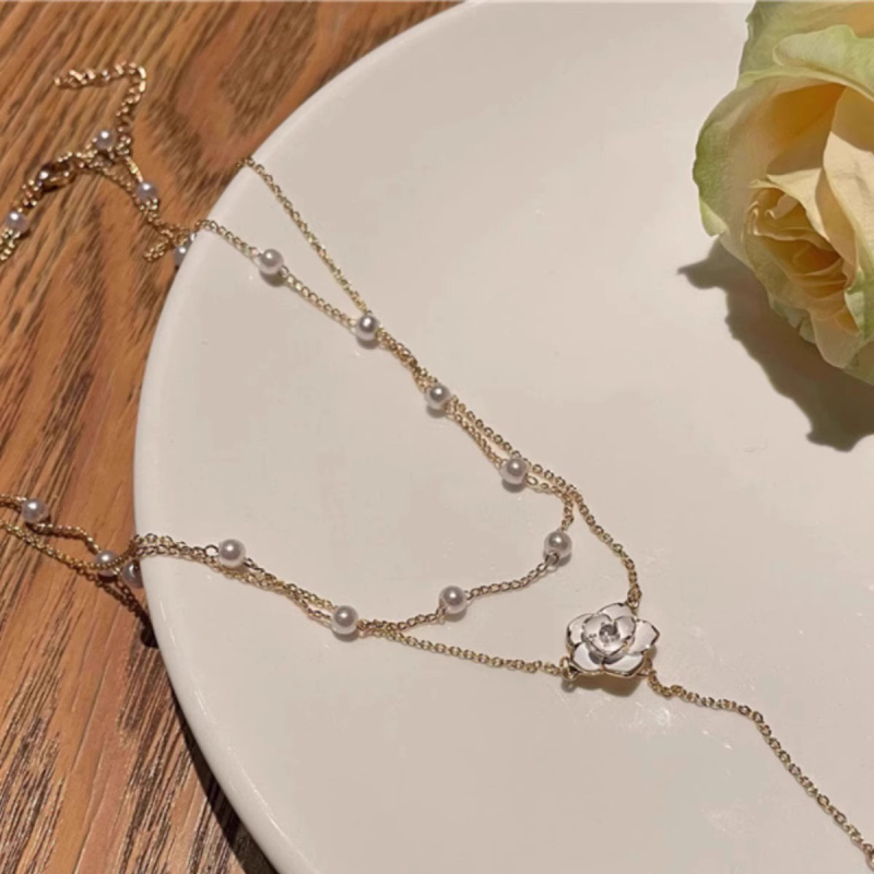 Colier cu lanț dublu pentru decolteu, din cupru, pandantiv din sidef, placare electro, multistrat, primăvara 2025