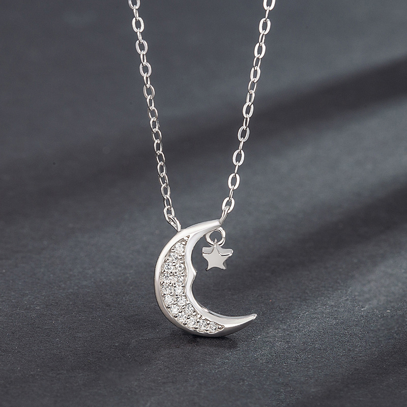 Colier din argint 925, placat cu argint-auriu, pandantiv în formă de stea cu Ochiul Diavolului, palmă, lună și stea, pe lanț cu motiv floare-cruci, stil lux ușor