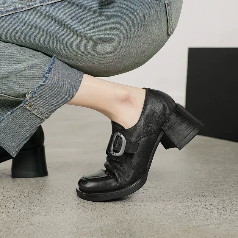 Női loaferek - kerek orrú, középmagas felsőrész, mikrorost felsőrész, gumitalp, vastag sarkú 6–8 cm