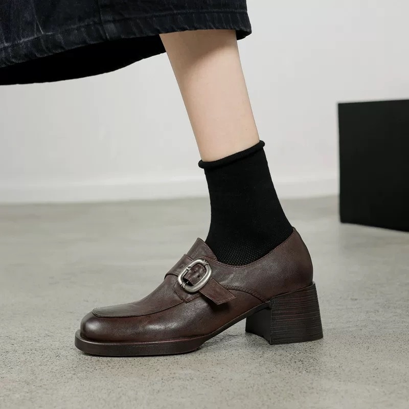 Női loaferek - kerek orrú, középmagas felsőrész, mikrorost felsőrész, gumitalp, vastag sarkú 6–8 cm