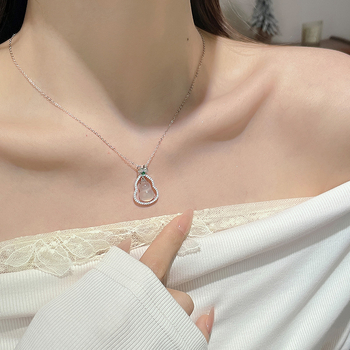 925 ezüst nyaklánc, medál 925 ezüstből, O-alakú lánccal, hossza 41–50 cm, tömege 2,8 g, vintage stílus