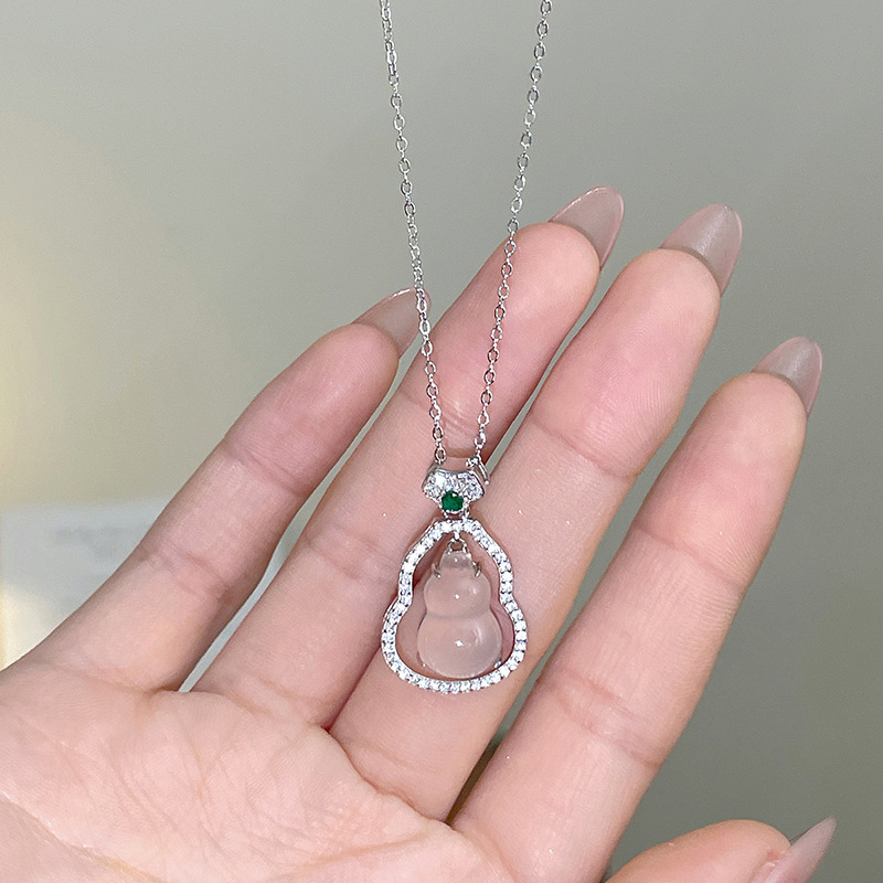 925 ezüst nyaklánc, medál 925 ezüstből, O-alakú lánccal, hossza 41–50 cm, tömege 2,8 g, vintage stílus