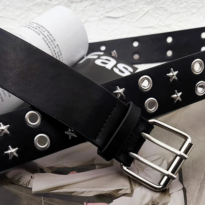 Ženski kaiš od PU kože s nitima, punk stil, kopča s iglom, reljefni uzorak (Materijal: PU koža; Materijal kopče: željezo; Način zatvaranja: kopča s iglom; Širina: 2–4 cm; Reljefni uzorak)