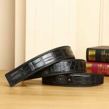 Férfi bőrből készült öv, embossolt krokodilhas mintával, első réteg marhabőr, réz csat, sima zárás