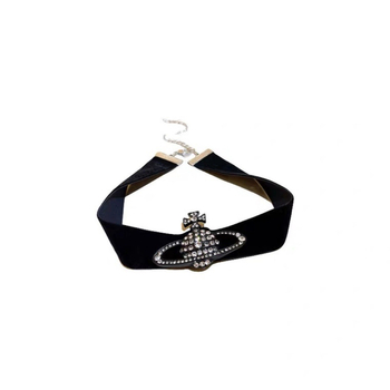 Szaturnusz medálos nyaklánc, selyem lánccal, gyémánt megmunkálás, medál ötvözetből, kerület 41-50 cm, tömeg 19 g