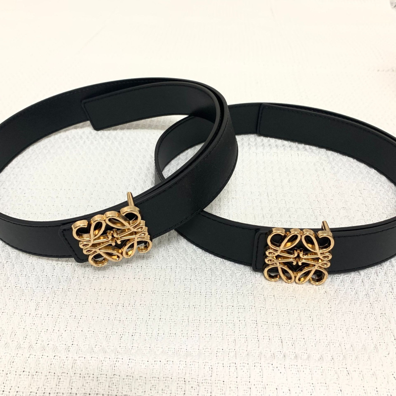 Női öv - Anyag: szuper rost; Csatt: ötvözet; Zárás: sima; Szélesség: vastag (>4 cm); Bevonat: elektroplatázás