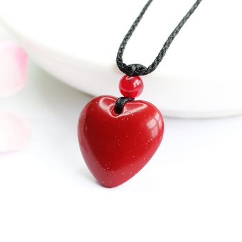 Colier din cinnobar – pandantiv inimă, finisaj lustruit • Brand: Suyu • Material: cinnobar • Stil: inimă