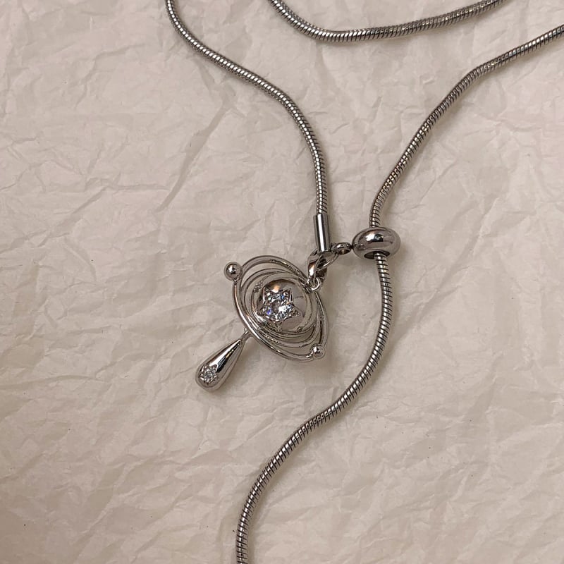 Κολιέ με έμπνευση από τον Κρόνο, γεωμετρικό σχέδιο, χειροποίητο, χαλκός με μενταγιόν από κράμα, INS στυλ, άνοιξη 2025