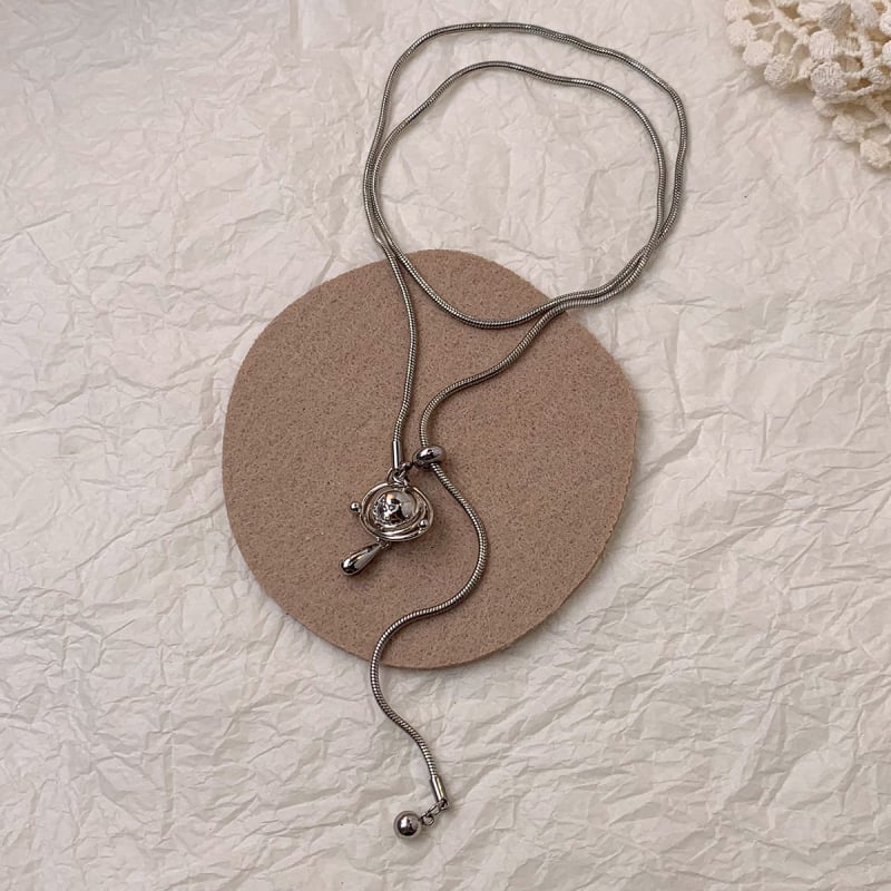 Κολιέ με έμπνευση από τον Κρόνο, γεωμετρικό σχέδιο, χειροποίητο, χαλκός με μενταγιόν από κράμα, INS στυλ, άνοιξη 2025