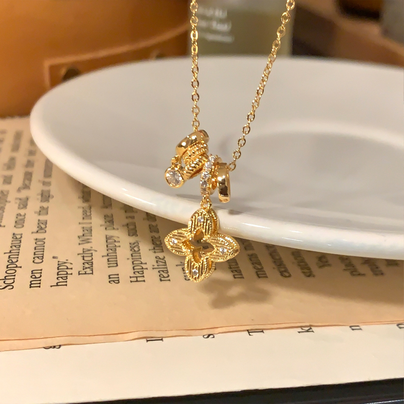 Χάλκινο κολιέ με ανθικό κρεμαστό από ζιρκόνιο σε αλυσίδα Lock-Bone, φλοράλ σχέδιο, ενσωματωμένα ζιρκόνια, βάρος 3,6 g, WN2164