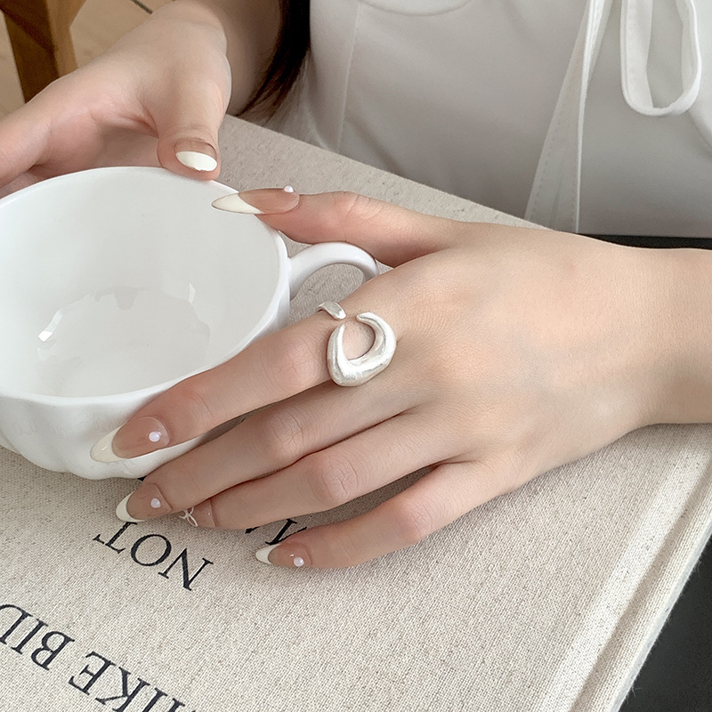 Colier cu pandantiv lună geometric, textură mată, placare electrolitică, puritate 99%, greutate 5,97 g