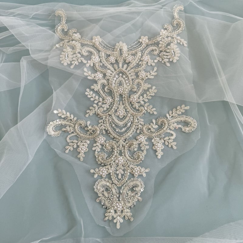 Floare guler cu mărgele din sticlă | Mărgele din sticlă, rayon și plasă | Pentru rochii de mireasă