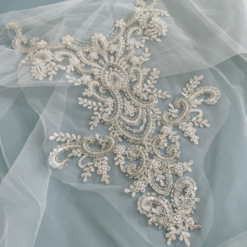 Floare guler cu mărgele din sticlă | Mărgele din sticlă, rayon și plasă | Pentru rochii de mireasă