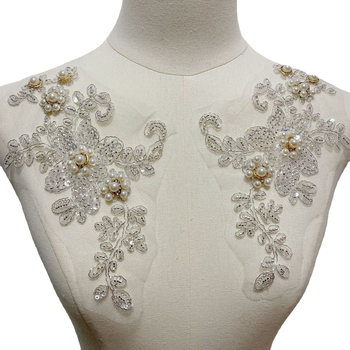 3D virágos gyöngyös applikáció hálós csipkére (Anyag: fémdrót; Felhasználás: női ruházat, fejfedők, ruhák, menyasszonyi ruhák, DIY kézművesség)