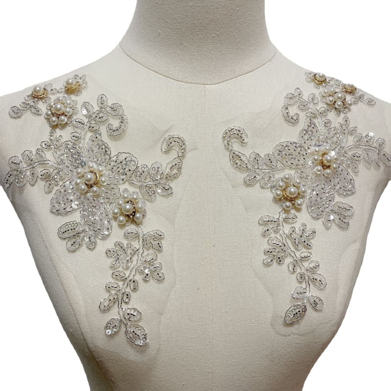 3D virágos gyöngyös applikáció hálós csipkére (Anyag: fémdrót; Felhasználás: női ruházat, fejfedők, ruhák, menyasszonyi ruhák, DIY kézművesség)