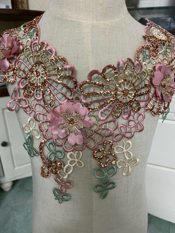 Csipkés gallér virággal — női ruházathoz, poliészter fonal, Dream Poem embroidery