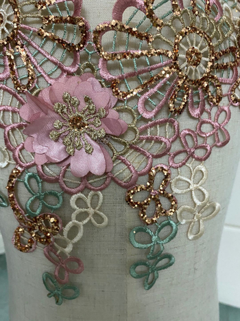 Csipkés gallér virággal — női ruházathoz, poliészter fonal, Dream Poem embroidery