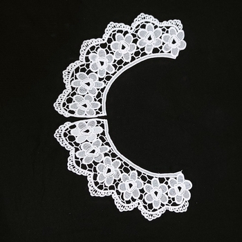 Tej-selyem dantellás gallér hímzett virággal, leválasztható, üreges dizájn