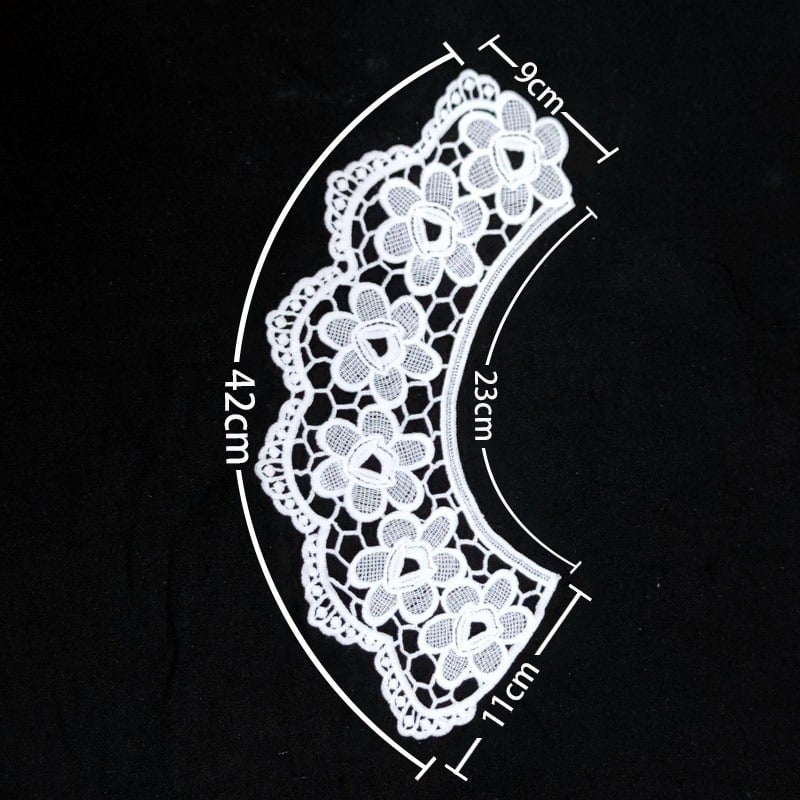 Tej-selyem dantellás gallér hímzett virággal, leválasztható, üreges dizájn