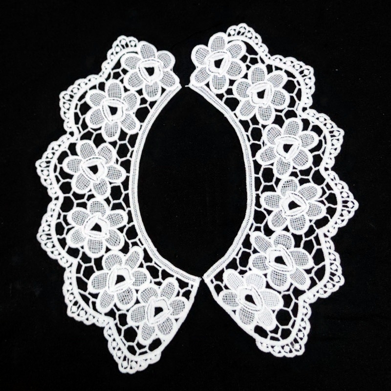 Tej-selyem dantellás gallér hímzett virággal, leválasztható, üreges dizájn