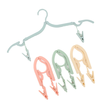 Ruhaakasztó klippel – teleszkópos, hordozható összecsukható ruhatartó (műanyag, 100% új anyag; ruhák, nadrágok és nyakkendők számára)