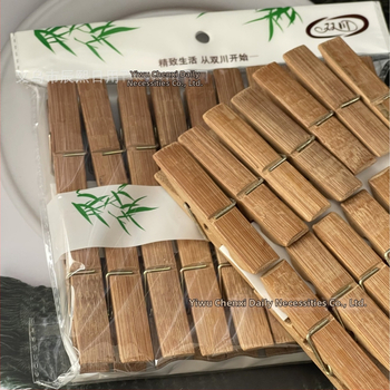 Szárító klip bambuszból, nagy karbonizált kivitel, fehérneműhöz, zoknikhoz és nyakkendőkhöz; súly kb. 224 g; 150 darabos doboz