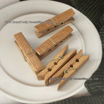 Szárító klip bambuszból, nagy karbonizált kivitel, fehérneműhöz, zoknikhoz és nyakkendőkhöz; súly kb. 224 g; 150 darabos doboz