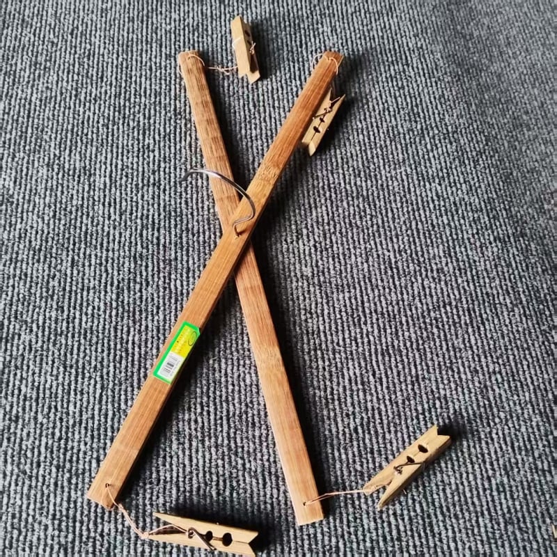 Bambusz nadrág tartó állvány 4 klippel, összecsukható, modell 018