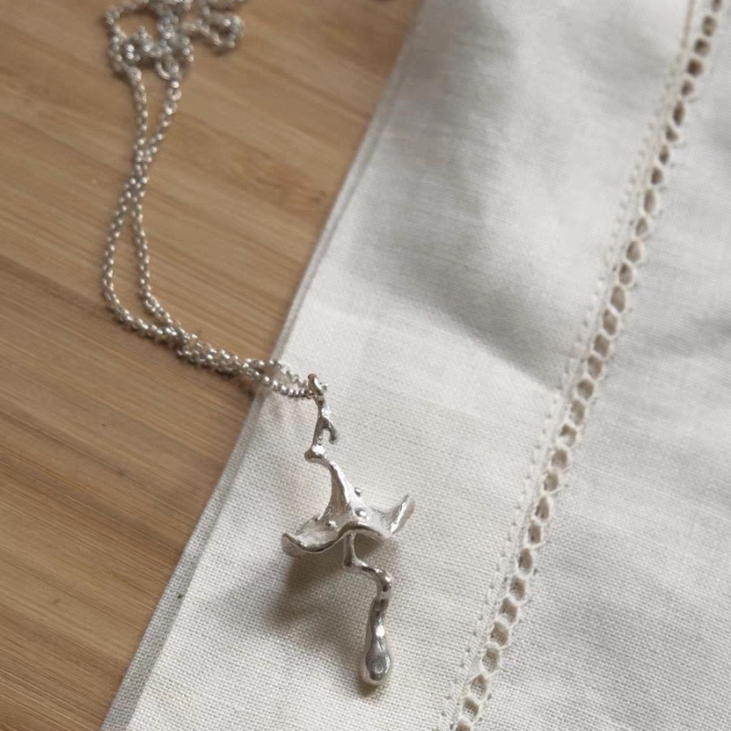 Colier cu pandantiv ciupercă, stil retro și design de nișă (Cupru; electroplacare; Lanț normal; Circumferință 41–50 cm; Tendință personalizată)