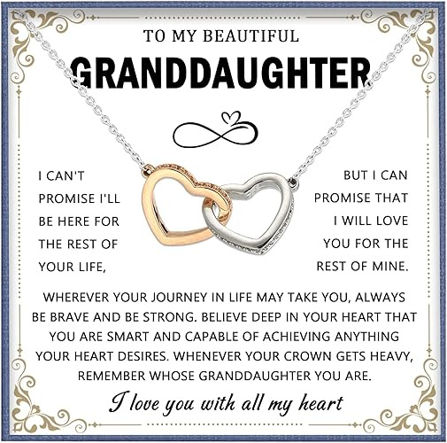 Rézből készült nyaklánc szív alakú medállal, két összefonódó gyűrűs függővel, kulcscsont körüli láncon — unoka lánya ajándéka nagymamának