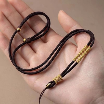 Κρεμαστό από σχοινί, ύφαντη κατασκευή (Υλικό: σχοινί; Τεχνολογία: Ύφανση; Έτος: 2025)