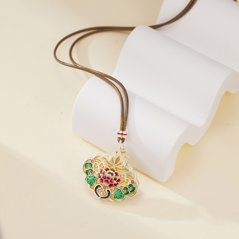 Medálos nyaklánc: geometrikus réz, lótusz zománc, édes stílus, 2025 tavaszi kiadás