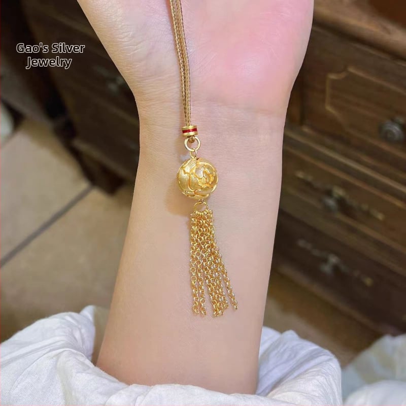 Nyaklánc 999,9 ezüst, domborított peónia virág gömbös tassel medál, kínai stílus (Anyag: 999,9 ezüst; Dizájn: domborított peónia virág a gömbben tassel; Stílus: kínai; Megjelenés: 2025 tavasz)